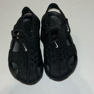 Little boys Nike sandals